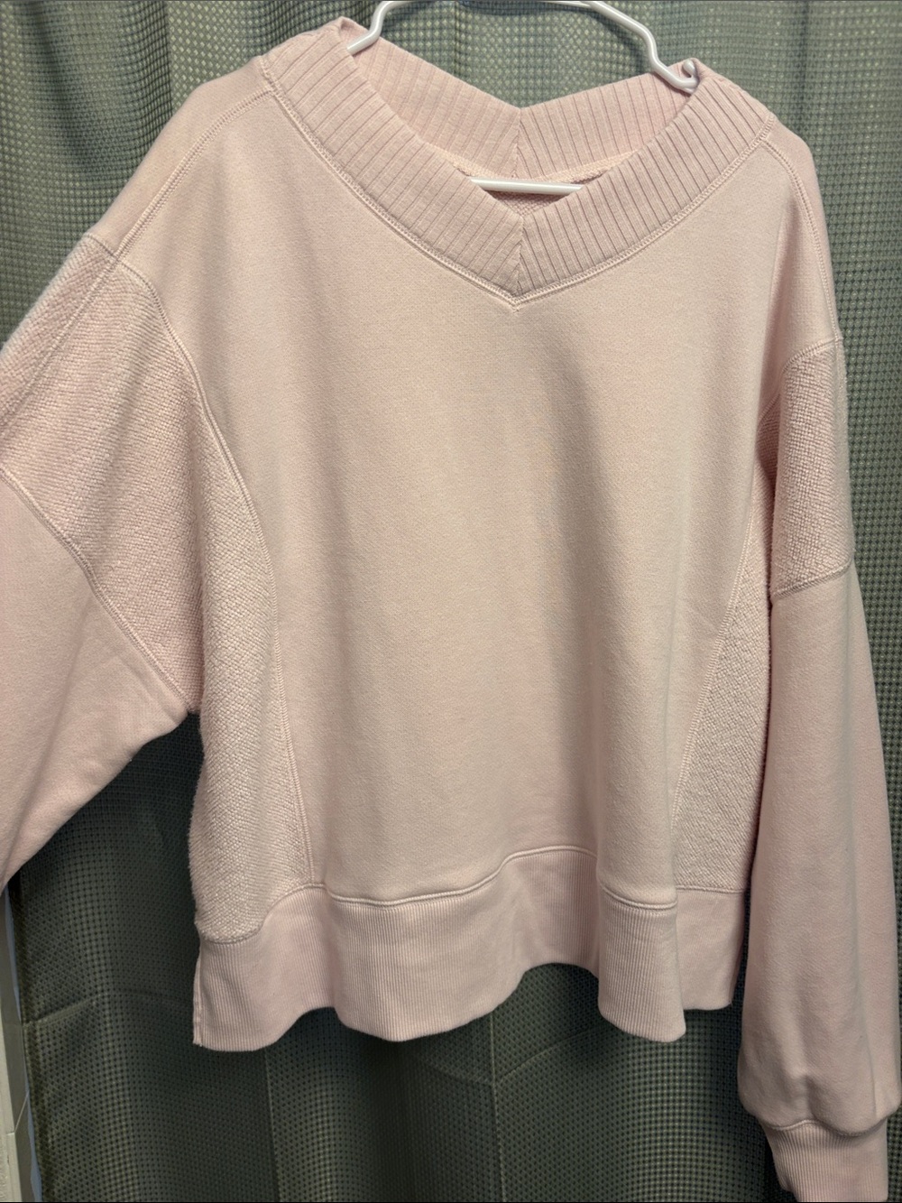 Aerie Women’s V-Neck Pink Sweater